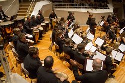 Die Erfurter Trommel-Gruppe auf der Bühne in der Berliner Philharmonie.